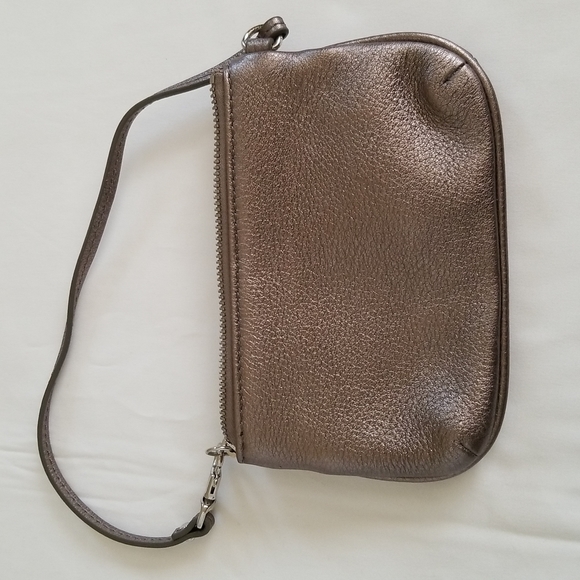 Liz Claiborne Pebble Leather Pewter Wristlet - Picture 2 of 8